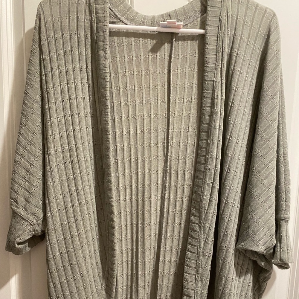 LuLaro size small Grey Tracy